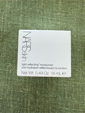 NARS Skin Light Reflecting Moisturizer